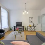 Seasons Cosmopolitan Apartamento *