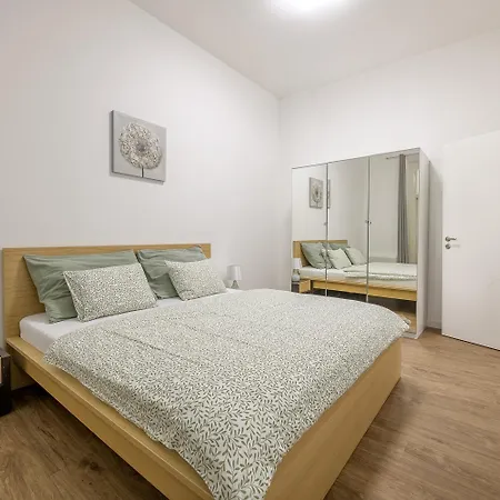 Seasons Cosy Апартаменты